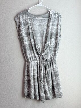 Betro Simone Romper Sage and White Front Tie Medium